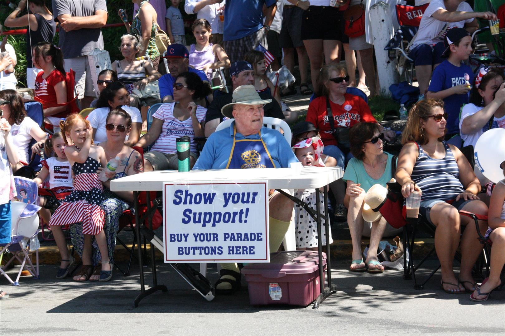 Parade Button Vendor